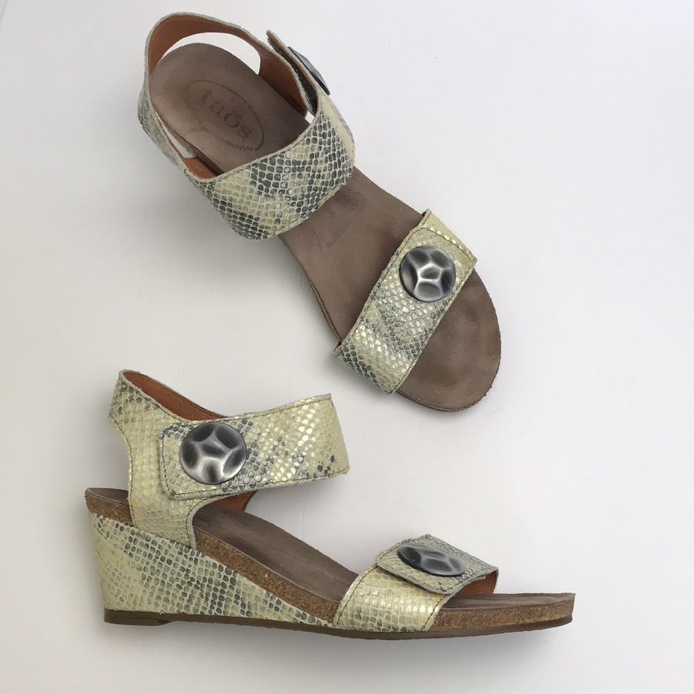 Taos Carousel 2 Snake Print Wedge Sandals Sz 41